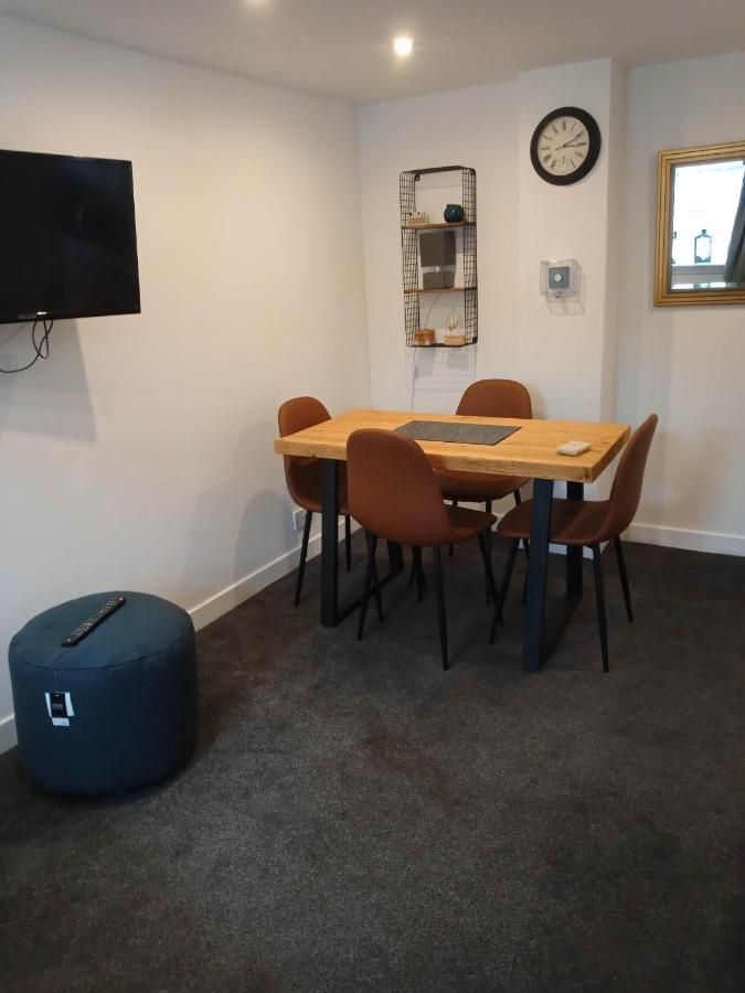 2 Bedrooms Sleeps 4 Free Wifi Parking Outdoor Area 伦丁林克斯 外观 照片