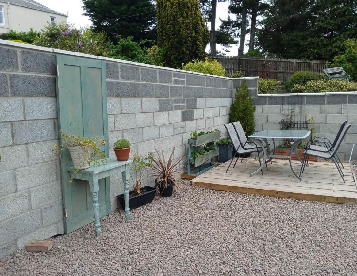 2 Bedrooms Sleeps 4 Free Wifi Parking Outdoor Area 伦丁林克斯 外观 照片